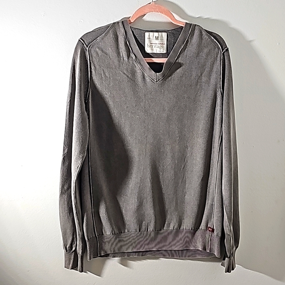 Banana Republic heritage‎ mens long sleeve shirt V neck. Medium gray.
